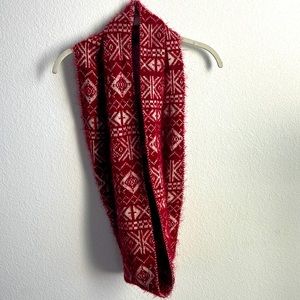 Fuzzy, extremely soft, patterned scarf